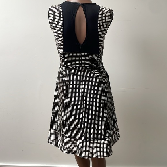 Reiss Checked Grid Pattern A Line Fit Flare Dress Black White sleeveless 4 - Picture 7 of 12